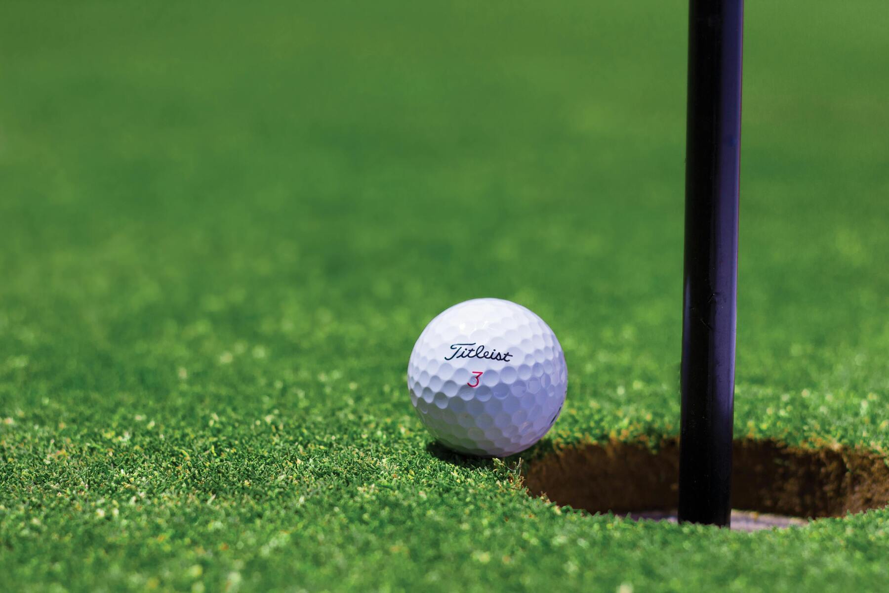 Förbättra ditt närspel – Tips och tekniker för puttning och chipping