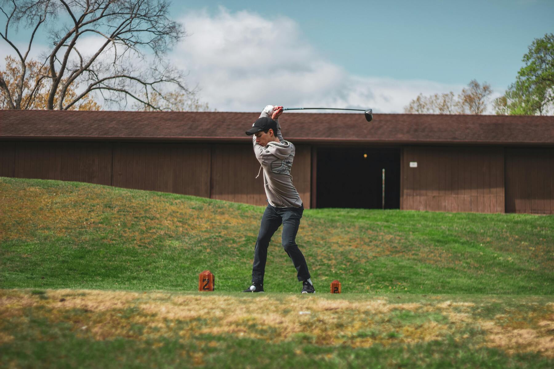 Så förebygger du skador på golfbanan – en guide till säker golf